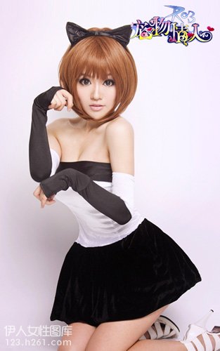Coser性感美女饰演《RO3宠物情人》六型宠物